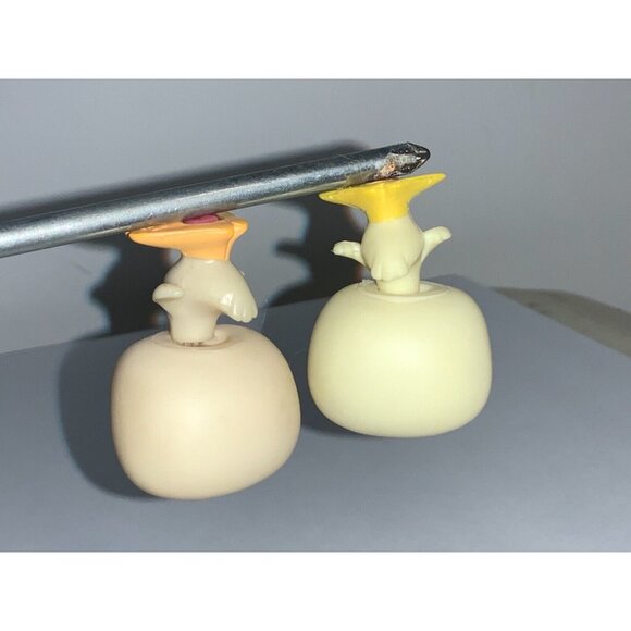 Littlest Pet Shop  LPS Duck Bird Figure Pair With Blue & Green Eyes Red Magnets - Picture 8 of 8